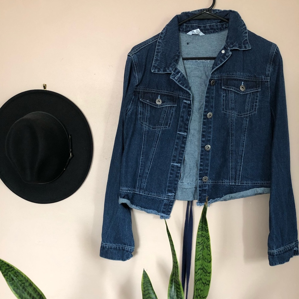 Detailed jean jacket